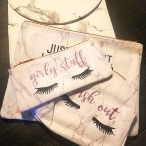 Set of 3 makeup bags!